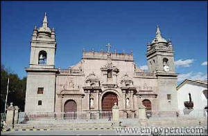 catedraldehuamanga.jpg
